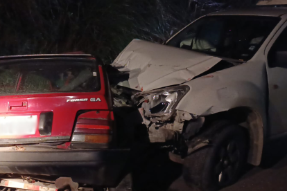 Agentes de tránsito y personal de rescate trabajan en el sector