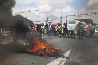 Así ocurrió la manifestación en la entrada de Chongón este 4 de julio de 2025.