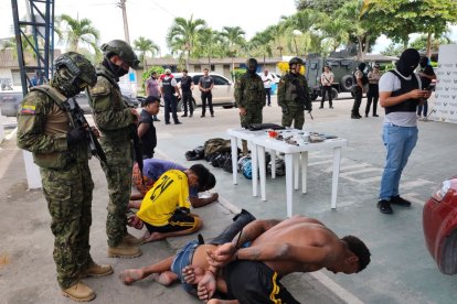 Siete detenidos serían integrantes de Los Lobos.