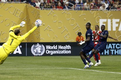 Willian Pacho fue clave en la victoria de PSG ante Bayern Múnich.