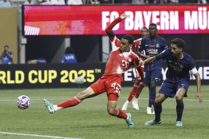 PSG terminó con nueve hombres ante Bayern Múnich.