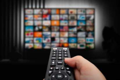 Magis TV gana popularidad como plataforma gratuita para ver series y deportes, pero su uso conlleva riesgos de seguridad y legales para los usuarios.