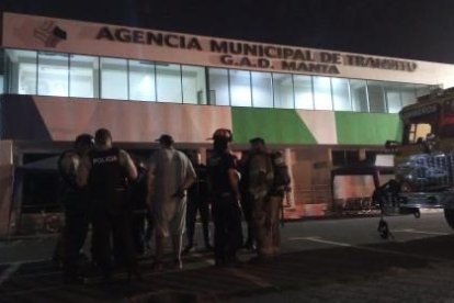 Un contingente de 230 policías se desplegó en Manta para encargarse de las tareas operativas y administrativas del tránsito.