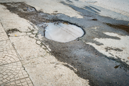 Baches pueden provocar daños a tu vehículo.