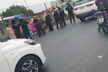 Momentos de tensión en la avenida Perimetral luego del cruce de disparos.