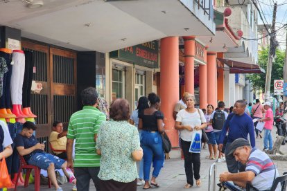 La gente en Esmeraldas estaba en sus actividades cuando se sintió el temblor.
