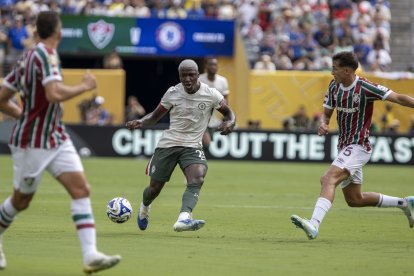 Moisés Caicedo fue una de las figuras en la clasificación de Chelsea.