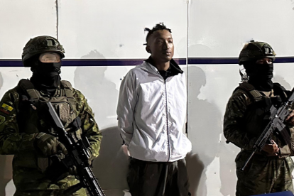 El detenido fue presentado públicamente.