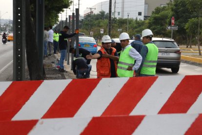 La obra, iniciada en julio de 2025, provocó el cierre del carril central en un tramo de la avenida del Bombero.