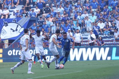 Emelec busca salir del fondo de la tabla de posiciones de la LigaPro 2025.