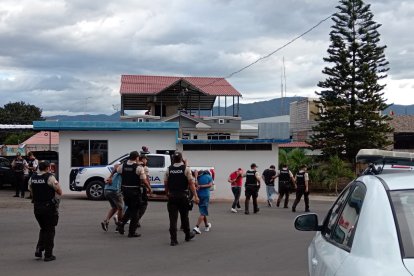 La Policía realizó operativos que dieron con la captura de los sospechosos.