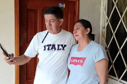 Julio Gaibor y Gladys Garófalo pasaron días de incertidumbre  por no saber el paradero de su hijo.