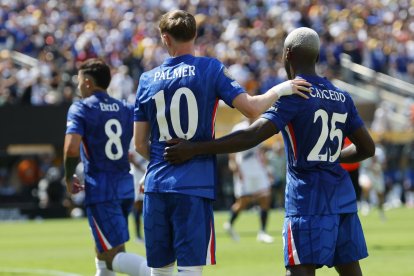 Caicedo y Palmer, figuras ante PSG.