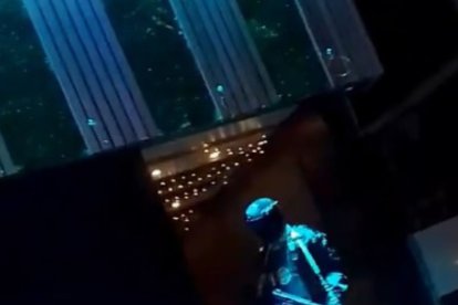 El cabaré atacado con una granada ahora es custodiado por guardias bien armados.