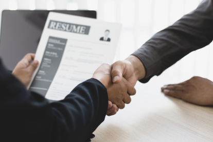 ConQuito conecta a empresas y buscadores de empleo en una feria con más de 2.000 vacantes disponibles en Quito.