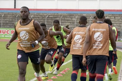 El experimentado zaguero Moisés Corozo es el líder del Olmedo.