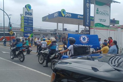 Los aficionados se dieron modos para expresar su cariño al volante tricolor.