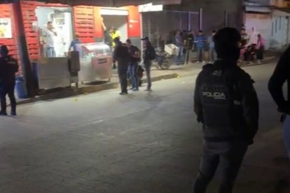 Dolor en las filas policiales: Compañeros del cabo Oleas y autoridades policiales expresaron su pesar por el crimen.