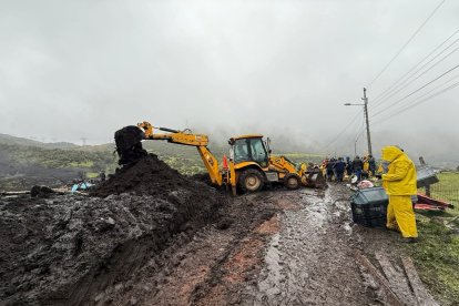La emergencia vial sigue en Napo.