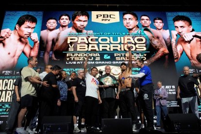 Manny Pacquiao y Mario Barrios se enfrentan por el título de peso welter.