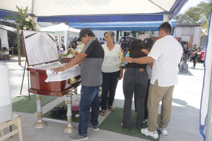 Dolor y consternación tras el asesinato del joven de 25 años. Playas está de luto.