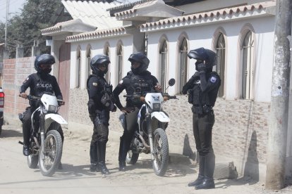 Policías realizaron resguardos en velorios y patrullaron zonas de la localidad.