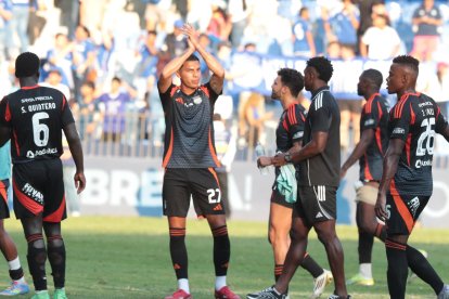 Emelec celebra su importante triunfo que lo aleja de la zona de descenso en LigaPro.