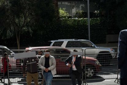 Santiago Díaz fue llevado a la Fiscalía General del Estado, norte de Quito.