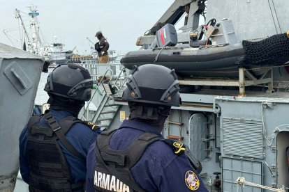 Uniformados golpearon al narco en Manta.