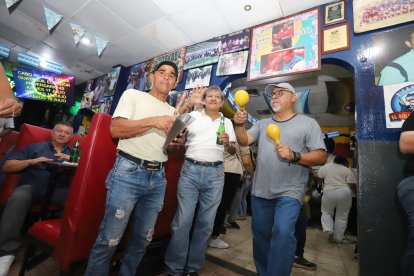 Las campanas y las maracas en Cabo Rojeño no se detienen en lo que dura la rumba.