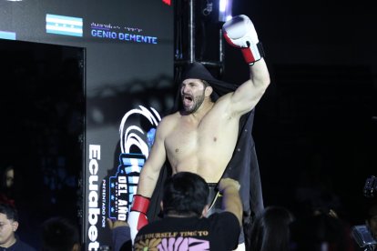 Genio Demente no decepcionó. Le ganó a Stefano Navas.