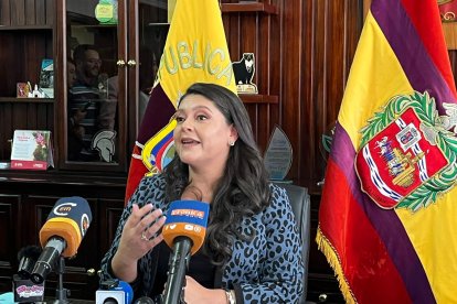 Diana Guayanay asumió en la Alcaldía de Loja.