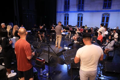 La sinfónica repasó más de tres semanas para el ensamble.