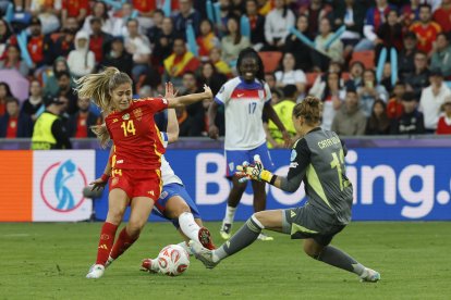 España no pudo mantener la ventaja en el marcador.