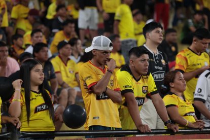 Los hinchas toreros lamentan la derrota de su equipo 1-0 ante LDU, el pasado jueves 24 de junio.
