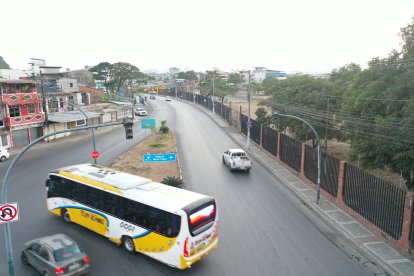 Los buses aprovechan los semáforos dañados para cometer otras infracciones.