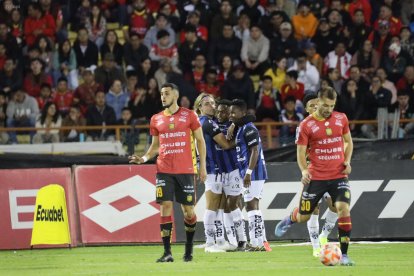 Los rayados consiguieron un triunfo clave de la mano del argentino Claudio Spinelli.