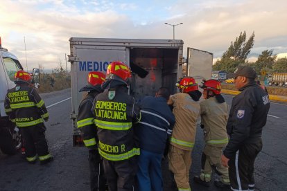 El cuerpo fue trasldadado al centro forense para los trámites legales correspondientes.