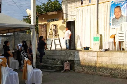 Familiares y amigos se reunieron para despedir a una de las víctimas del trágico suceso.