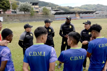 El DT Mauricio Gallardo cuenta con el respaldo de Raúl Vargas y Héctor Rolando Carabalí.