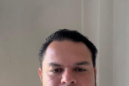 El alcalde confirmó en redes sociales que cumple la sanción en Cuenca.