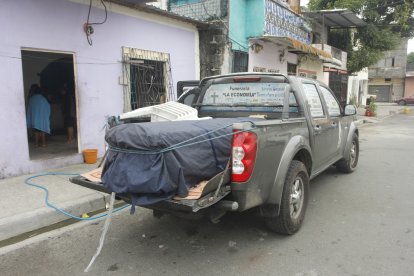 A la zona arribó una camioneta con un féretro para velar a Muñoz.