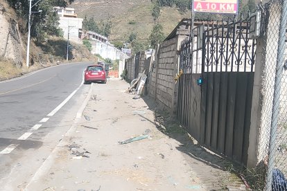 La familia Campaña debió salir del lugar tras el accidente y 
esperan ayuda para reconstruir su hogar.