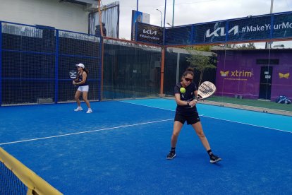 Tanto damas como varones jugaron en los clubes El Bloke Pádel y Pádelmar, sedes manabitas.