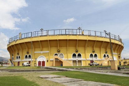 En la Plaza de Toros Quito ingresan hasta 16.000 personas.