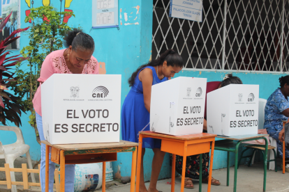 El CNE comenzó la entrega de certificados de votación definitivos desde el 4 de agosto de 2025, tras las elecciones generales en Ecuador.