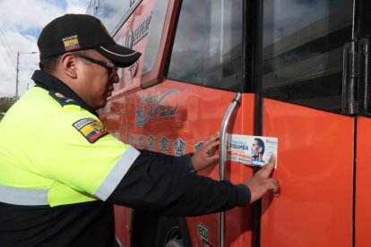 Desde el 22 de julio Agentes Civiles de Tránsito, selan a todos los buses de cooperativas que no tengan destino el Terminal Terrestre de Riobamba.