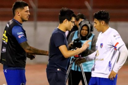 Joe Armas (c) regresó como entrenador del Imbabura.