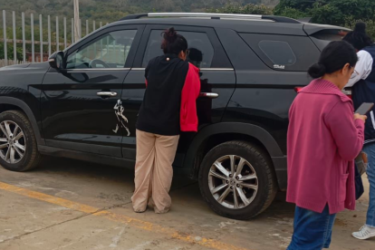 El carro en el que andaban los cinco trabajadores desaparecidos fue recuperado.