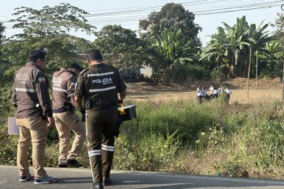 La policía fijó más de ocho indicios en la escena.